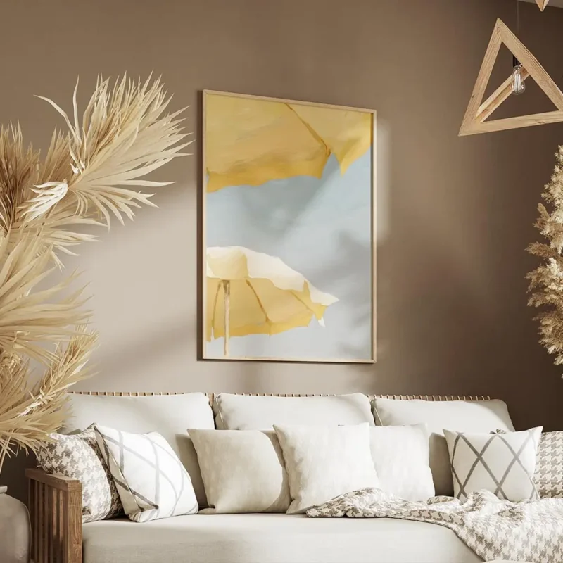 affiche avec deux parasols jaunes textures sur fond de ciel bleu style peinture salon.webp