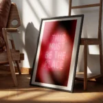affiche avec enseigne au neon rose fonce this must be the place sur fond sombre encadre.webp