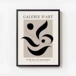 affiche avec formes abstraites noires dans un carre beige sur fond clair avec te avec cadre.webp