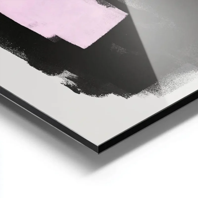affiche avec formes abstraites noires et roses peintes a laquarelle sur fond gri aluminium.webp