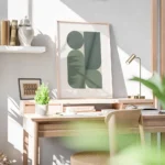 affiche avec formes geometriques vertes et rectangles sur fond beige clair bureau.webp