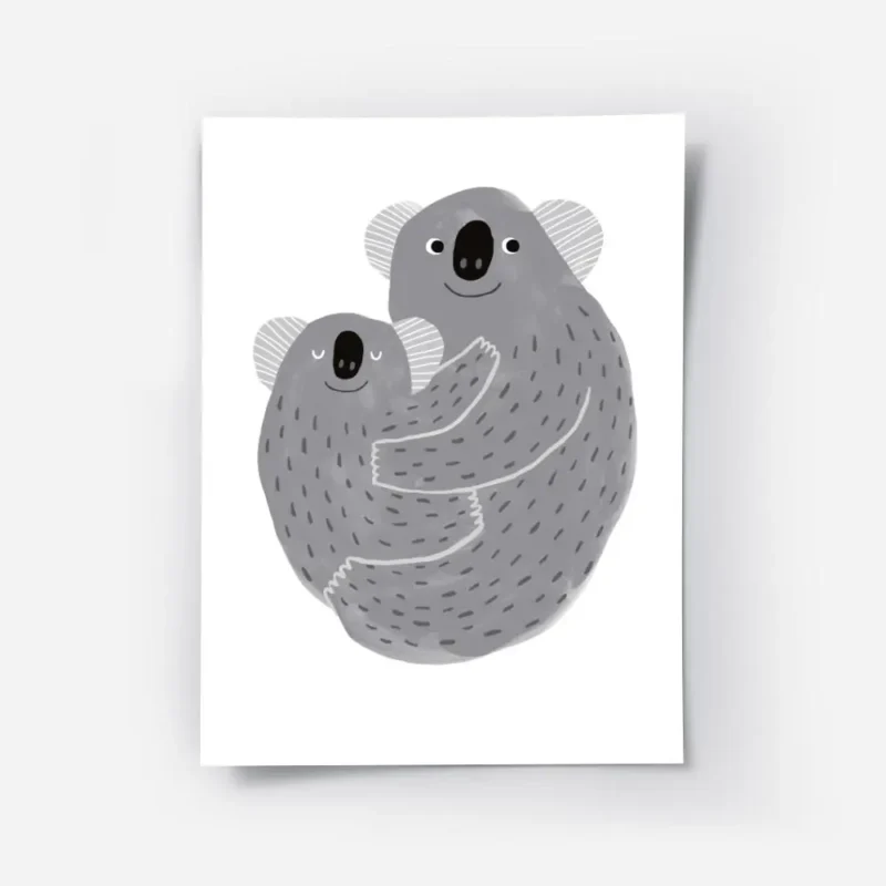 affiche avec illustration de deux koalas gris enlaces aux yeux ronds et souriant.webp