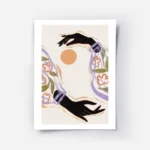 affiche avec illustration de deux mains noires aux manches fleuries et violettes.webp
