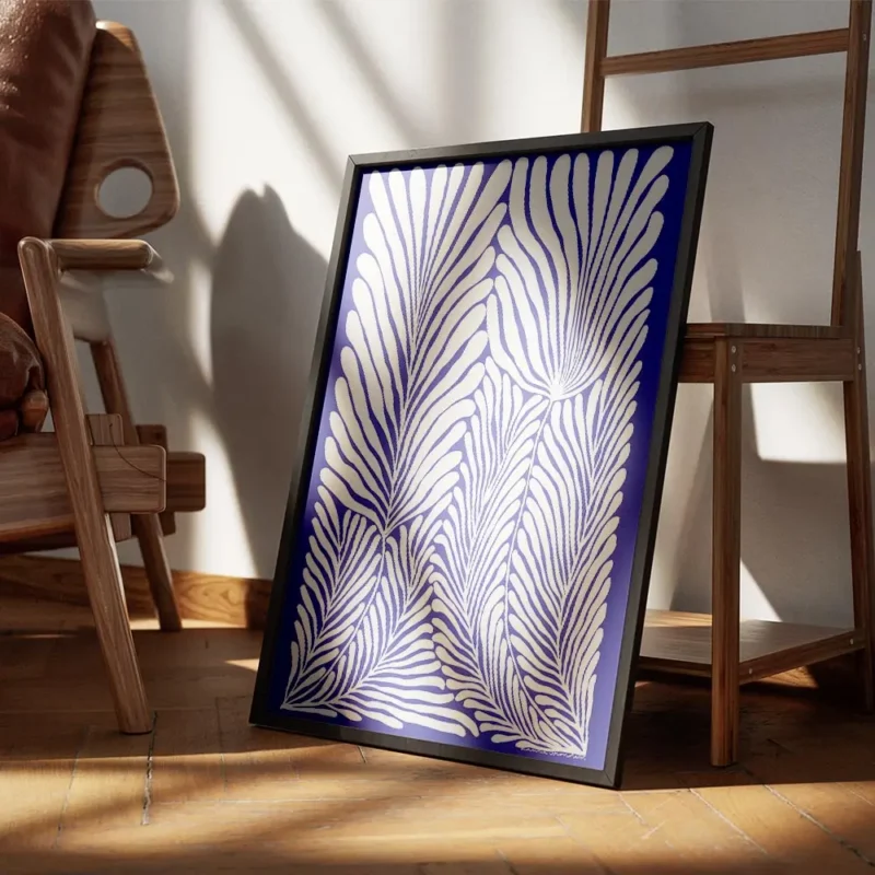 affiche avec illustration de feuilles de palmier blanches aux lignes fluides sur encadre.webp