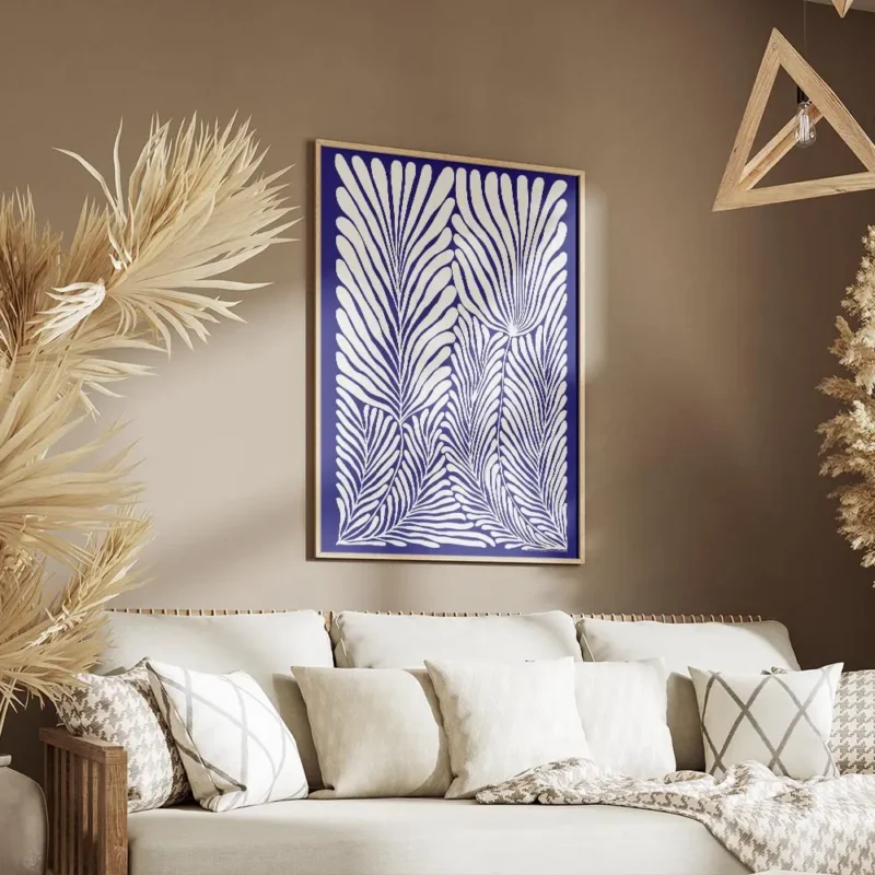 affiche avec illustration de feuilles de palmier blanches aux lignes fluides sur salon.webp