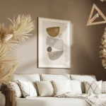 affiche avec illustration de formes abstraites et texturees en beige et gris sur salon.webp