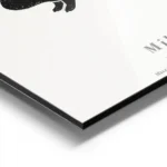 affiche avec illustration dun cochon dinde noir et blanc sur fond gris clair ave aluminium.webp