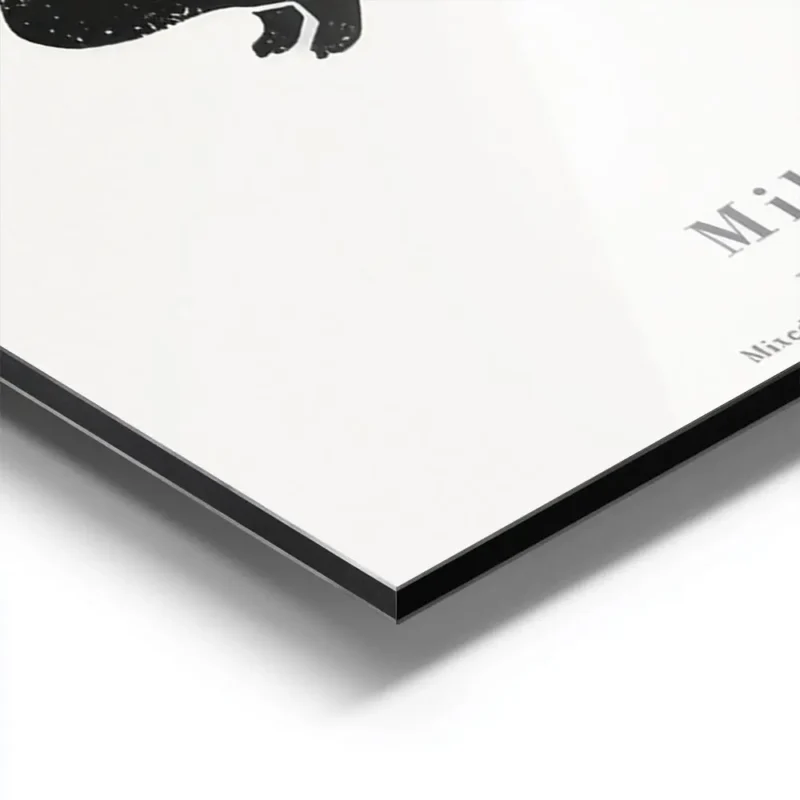 affiche avec illustration dun cochon dinde noir et blanc sur fond gris clair ave aluminium.webp