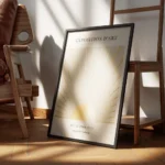 affiche avec illustration dun soleil dore et de ses rayons sur fond beige avec t encadre.webp