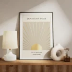 affiche avec illustration dun soleil dore et de ses rayons sur fond beige avec t meuble.webp