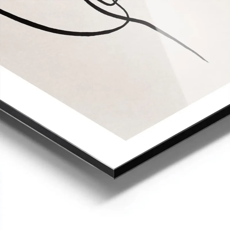affiche avec illustration en line art dune feuille noire sur fond beige cercle b aluminium.webp