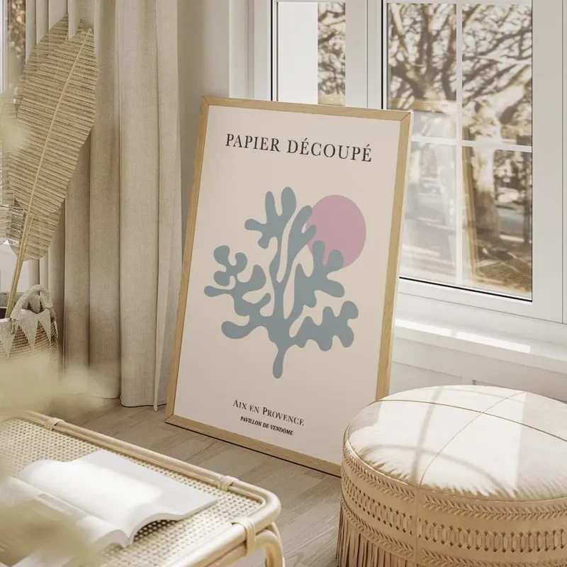 affiche avec illustration graphique dun corail abstrait bleu sarcelle et dun cer salon beige.webp