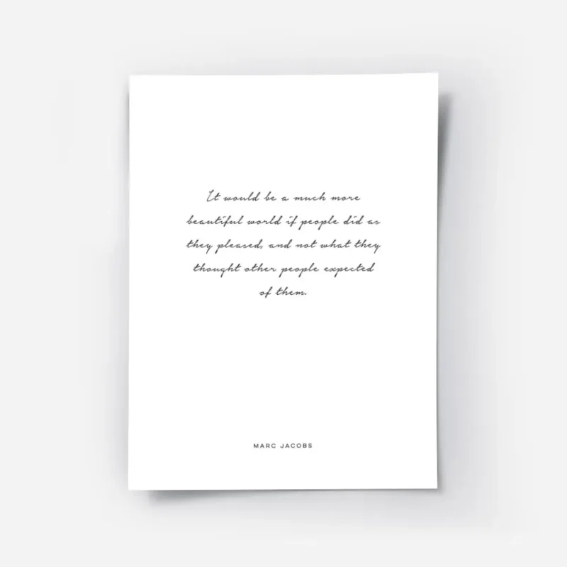 affiche avec la citation beautiful de marc jacobs en typographie elegante sur fo.webp