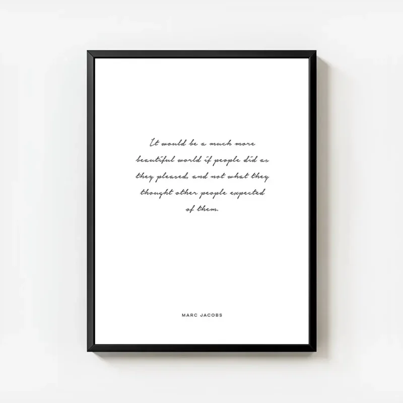 affiche avec la citation beautiful de marc jacobs en typographie elegante sur fo avec cadre.webp