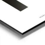 affiche avec la lettre k noire en typographie sur fond blanc texte personnalisab aluminium.webp