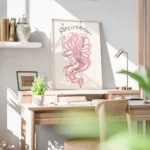 affiche avec le mot arrivederci en typographie noire surmontant une esquisse flo bureau.webp