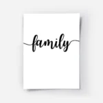 affiche avec le mot family ecrit en noir en typographie script sur un fond blanc.webp