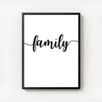 affiche avec le mot family ecrit en noir en typographie script sur un fond blanc avec cadre.webp