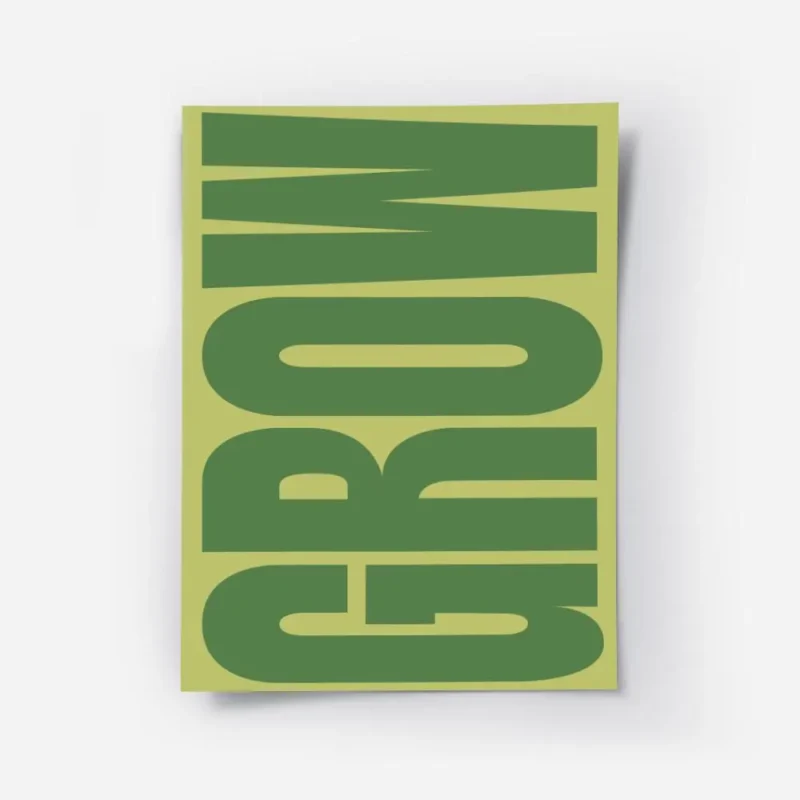 affiche avec le mot grow en lettres vertes epaisses sur un fond vert clair orien.webp