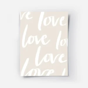 affiche avec le mot love en typographie blanche repetee sur un fond beige clair.webp