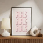 affiche avec le texte girls girls girls en rose typographie moderne meuble.webp