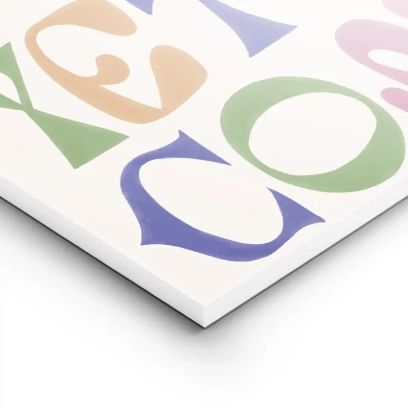 affiche avec le texte good things are yet to come en typographie coloree nuances lightpanel.webp