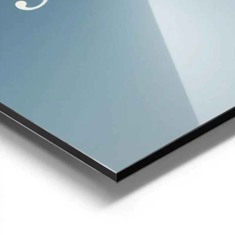 affiche avec le texte today is a fresh start en typographie blanche sur fond deg aluminium.webp