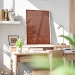 affiche avec les mots atelier et tierra formant un carre sur fond marron bureau.webp