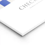 affiche avec motif de damier vert et bleu typographie the check era lightpanel.webp