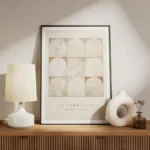 affiche avec neuf carreaux beiges et marron clair certains avec des formes en de meuble.webp