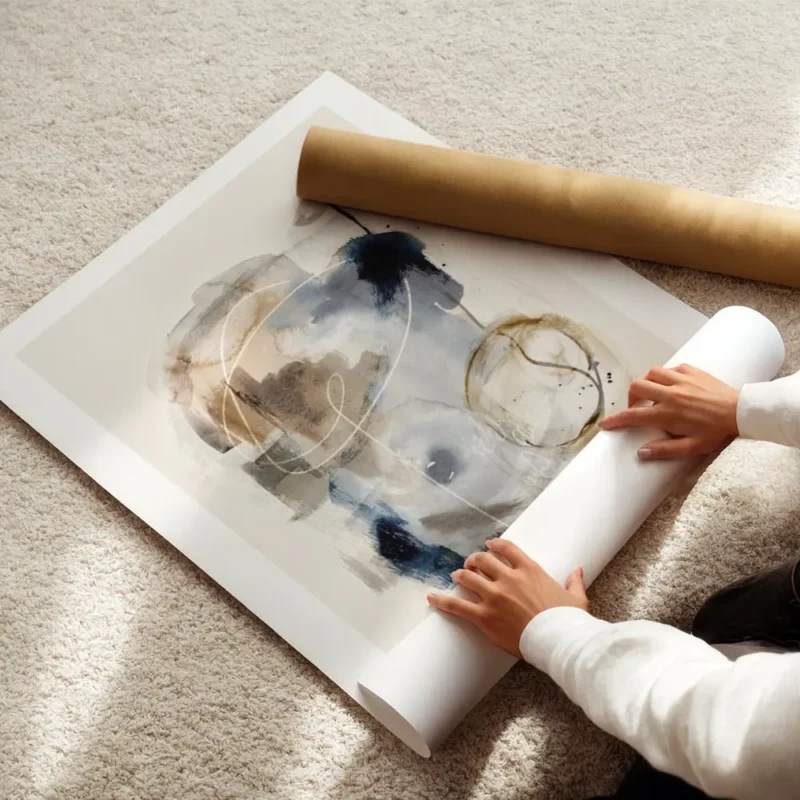 affiche avec peinture a laquarelle abstraite aux coups de pinceau beige et bleu enroule.webp