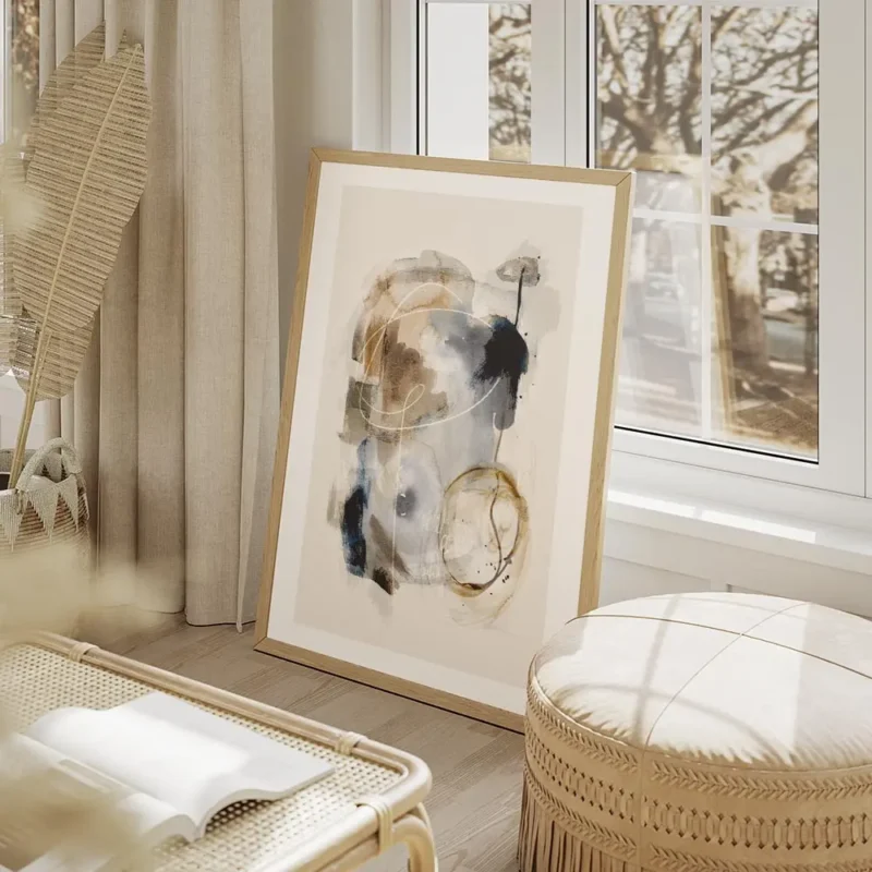 affiche avec peinture a laquarelle abstraite aux coups de pinceau beige et bleu salon beige.webp