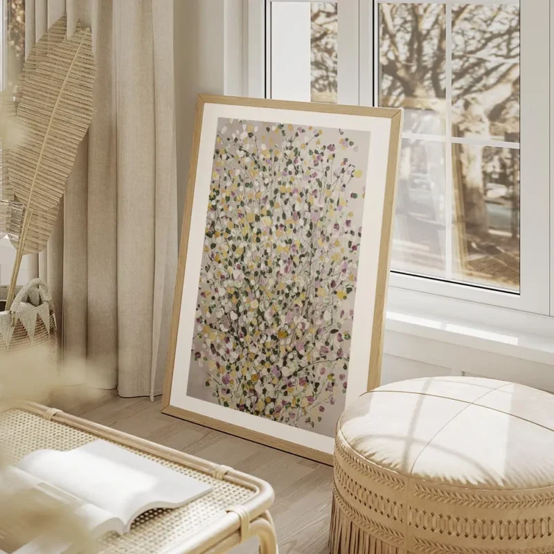 affiche avec peinture a points colores formant une feuille abstraite sur fond gr salon beige.webp