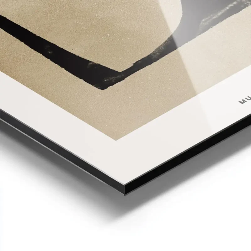 affiche avec peinture abstraite noire et beige typographie museum retrospective aluminium.webp
