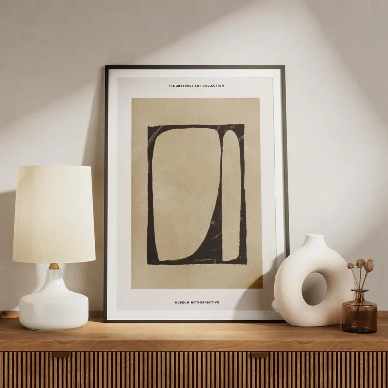 affiche avec peinture abstraite noire et beige typographie museum retrospective meuble.webp