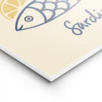 affiche avec quatre sardines bleues stylisees et des quartiers de citron jaune s lightpanel.webp