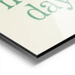 affiche avec texte vert sun rays n lazy days sur fond clair typographie ludique aluminium.webp