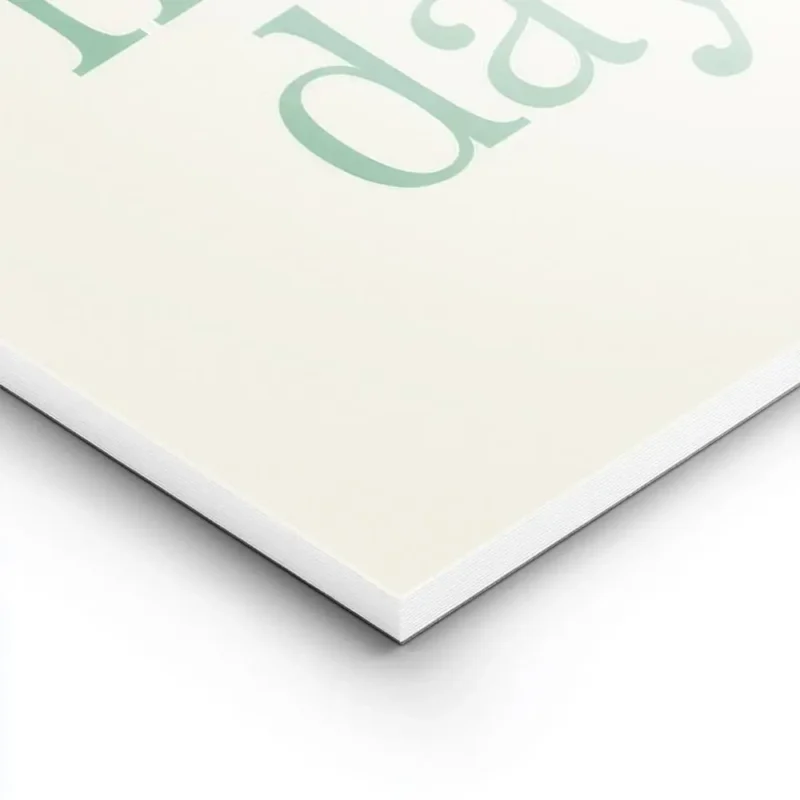 affiche avec texte vert sun rays n lazy days sur fond clair typographie ludique lightpanel.webp