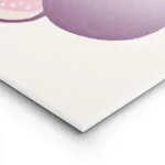 affiche avec trois figues violettes et roses sur fond beige la typographie bleue lightpanel.webp