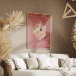 affiche avec trois grues blanches volantes sur un fond rose avec un cercle peche salon.webp