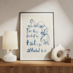 affiche avec typographie bleue et illustration humoristique dun ane sur fond bei meuble.webp