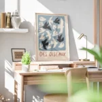 affiche avec typographie rouge des oiseaux illustrant des oiseaux volant noirs e bureau.webp