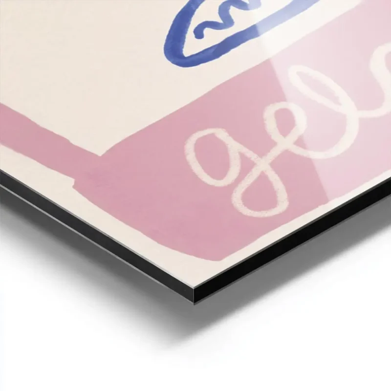 affiche avec un bol de glace bleu contenant trois boules colorees et le mot gela aluminium.webp