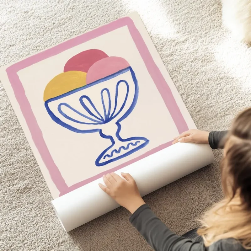 affiche avec un bol de glace bleu contenant trois boules colorees et le mot gela au sol.webp