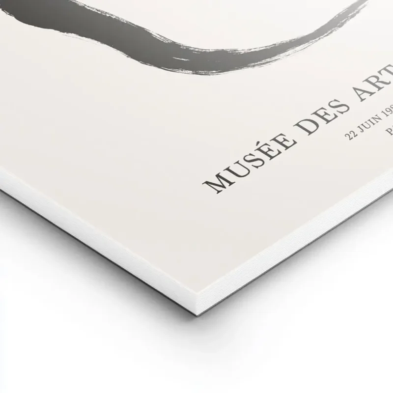 affiche avec un chat noir abstrait en line art sur fond beige avec du texte en t lightpanel.webp