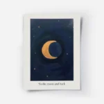 affiche avec un croissant de lune dore sur un fond bleu fonce parseme detoiles d.webp