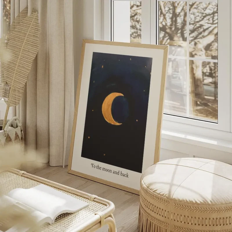 affiche avec un croissant de lune dore sur un fond bleu fonce parseme detoiles d salon beige.webp