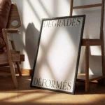 affiche avec un degrade pastel abstrait de couleurs violettes bleues et roses av encadre.webp