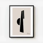 affiche avec un demi cercle et des lignes epaisses noires sur un fond beige typo avec cadre.webp