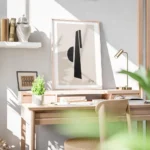 affiche avec un demi cercle et des lignes epaisses noires sur un fond beige typo bureau.webp